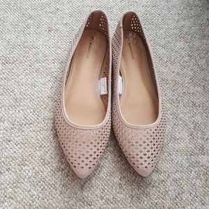 Cream/rose gold Flats size 9